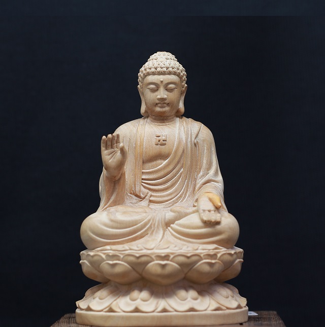 Phật A Di Đà mang tới sự bình an, thăng tiến, hạnh phúc cho người tuổi tuất