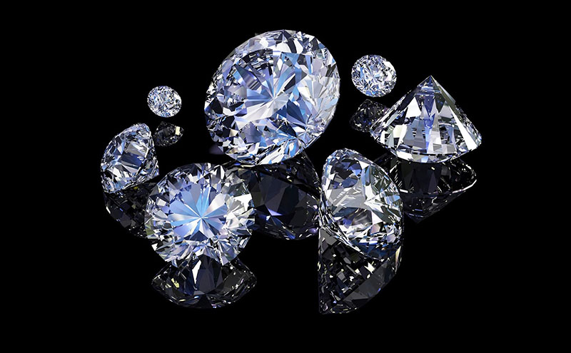 Kim cương là loại đá phong thủy thích hợp cho cung Bạch Dương