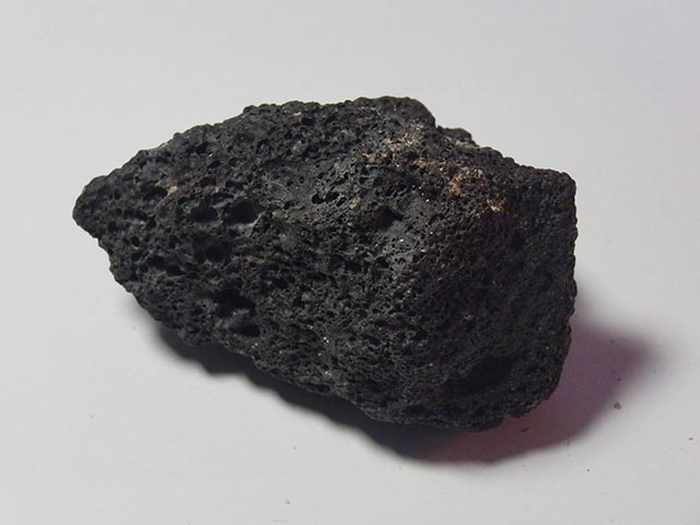 Biến thể thường gặp nhất của Obsidian là màu đen