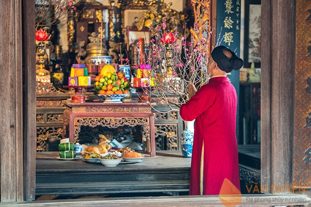 Văn khấn Tất niên trong nhà (Cúng Gia tiên)